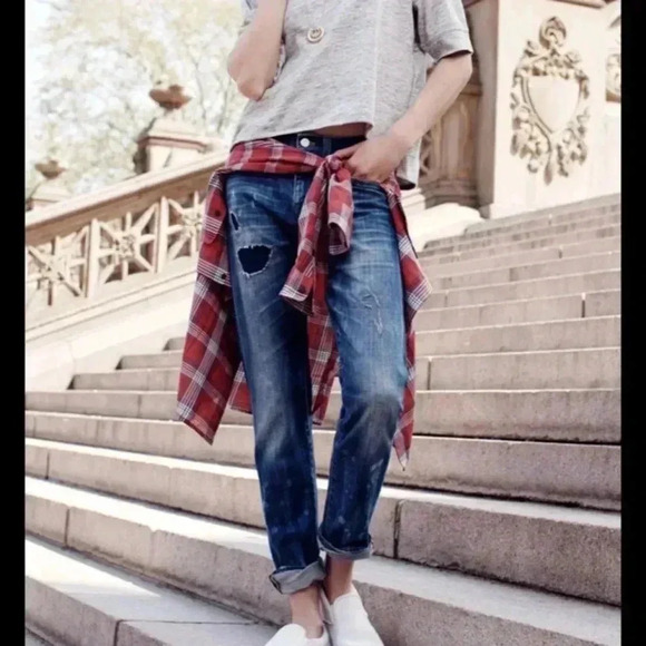 Madewell Slim Boyjean Rip and Repair Medium Wash - Picture 1 of 7